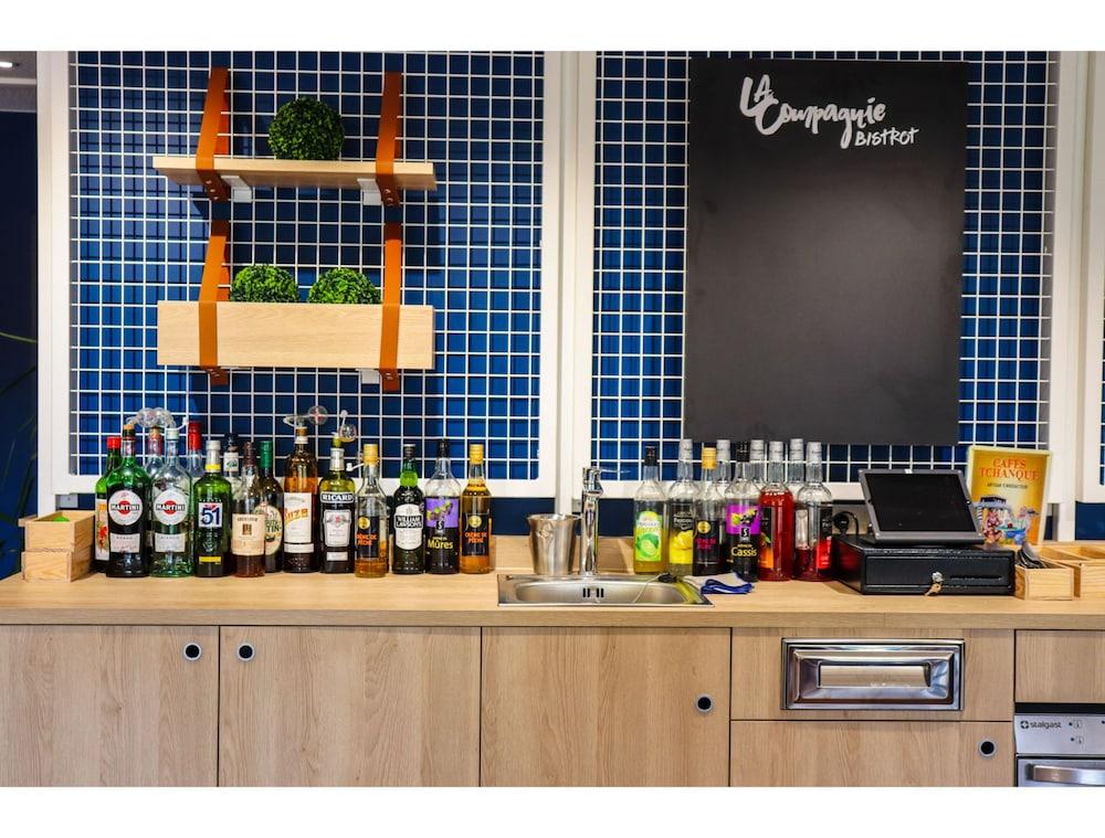 Kyriad Direct Roanne Hotel Екстериор снимка