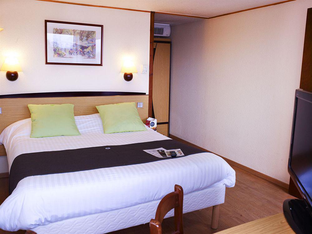 Kyriad Direct Roanne Hotel Екстериор снимка
